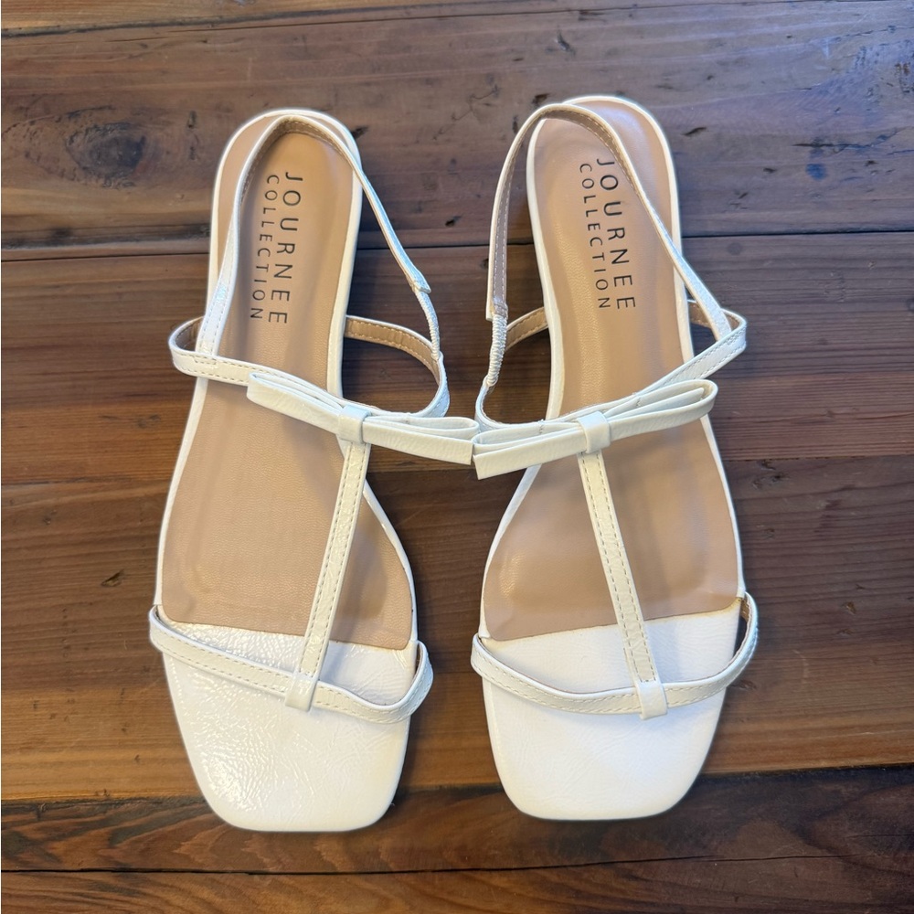Journee Collection White Patent Bow T-Strap Sandals Size 8 NWOT